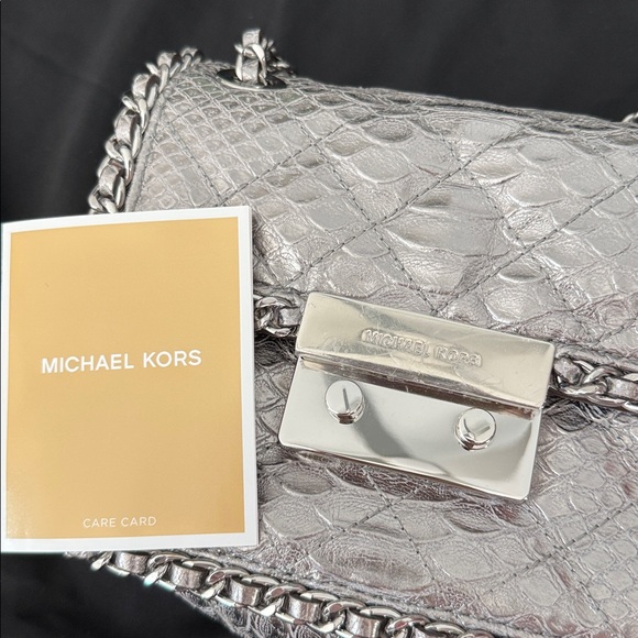 Michael Kors Metallic Silver leather Shoulder/Crossbody Bag